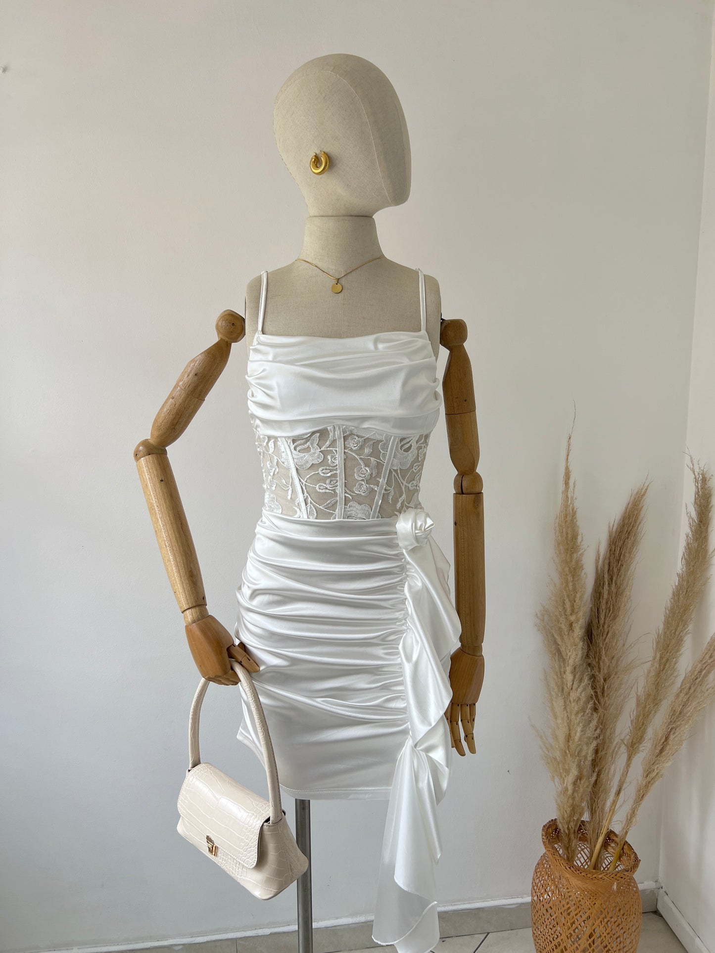 VESTIDO BLANCO EN SATIN