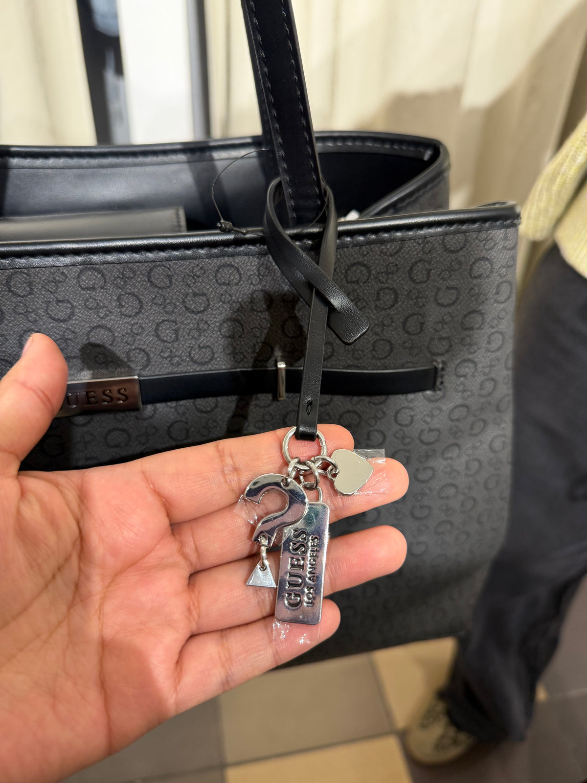 Bolso GUESS XL