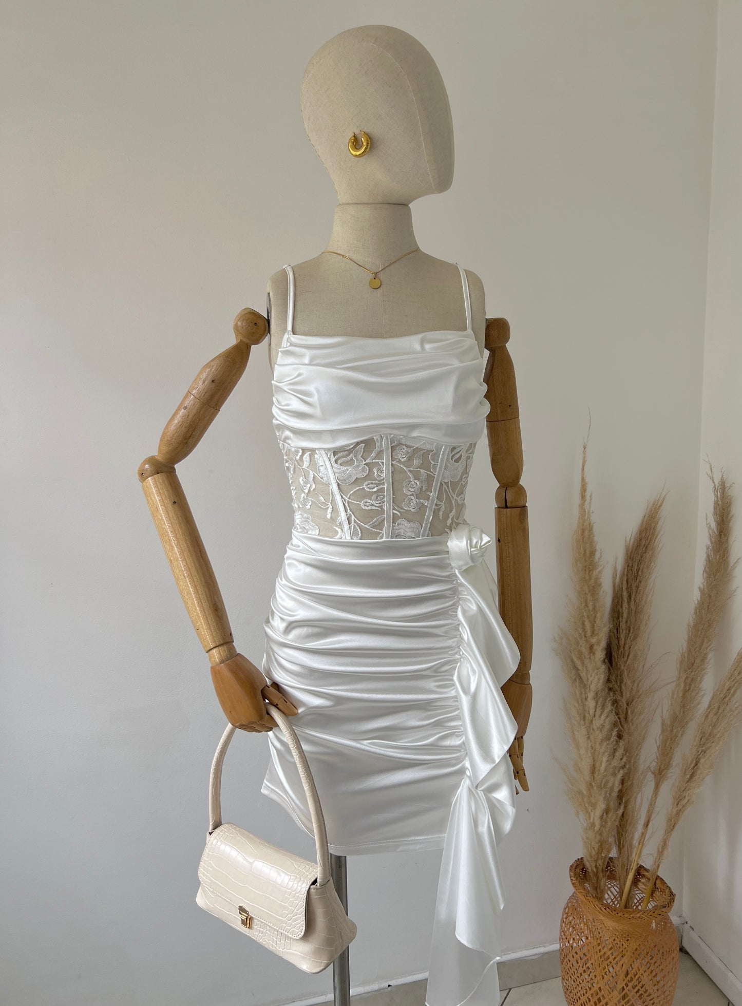 VESTIDO BLANCO EN SATIN